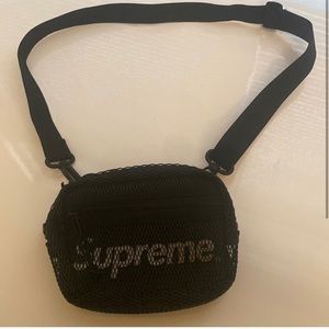 SUPREME MESH SHOULDER BAG
